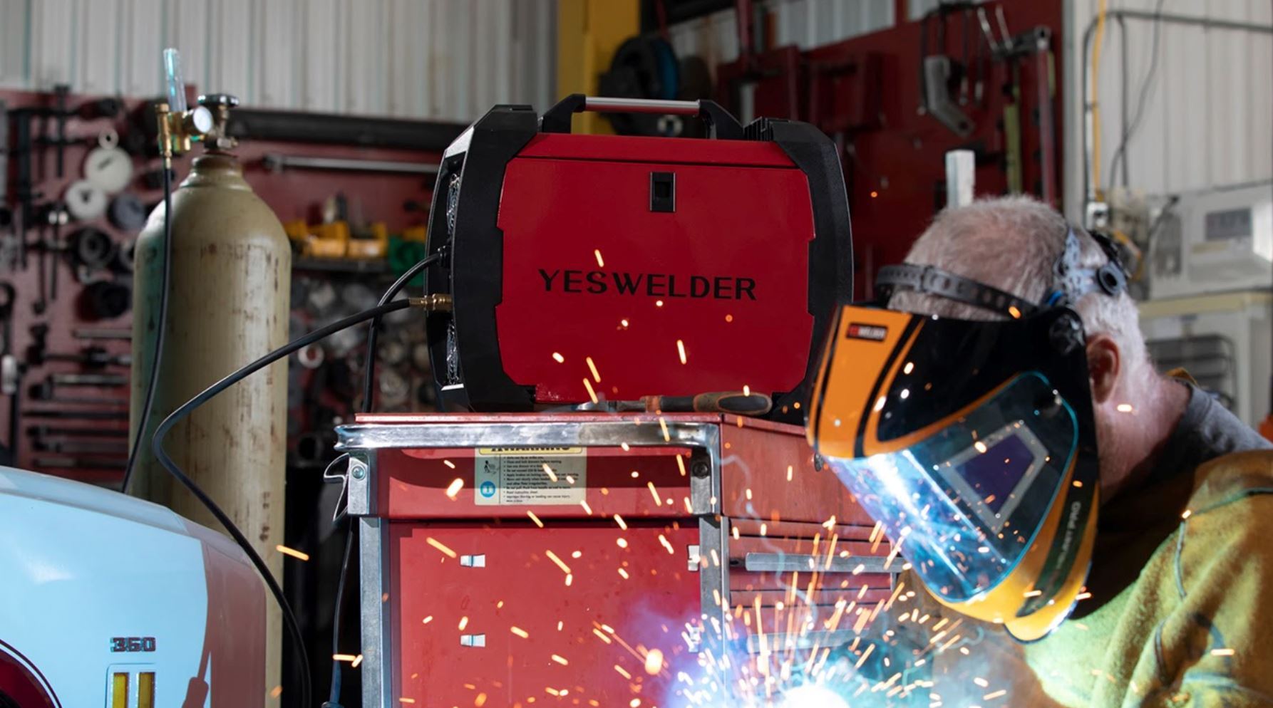 Introducing the YesWelder FIRSTESS™ MP200 5-in-1 Welder & Cutter!